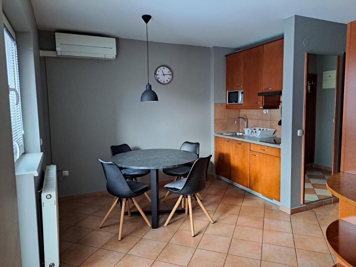 Apartma Mia, Aparthotel Rosa Podčetrtek Rum bild